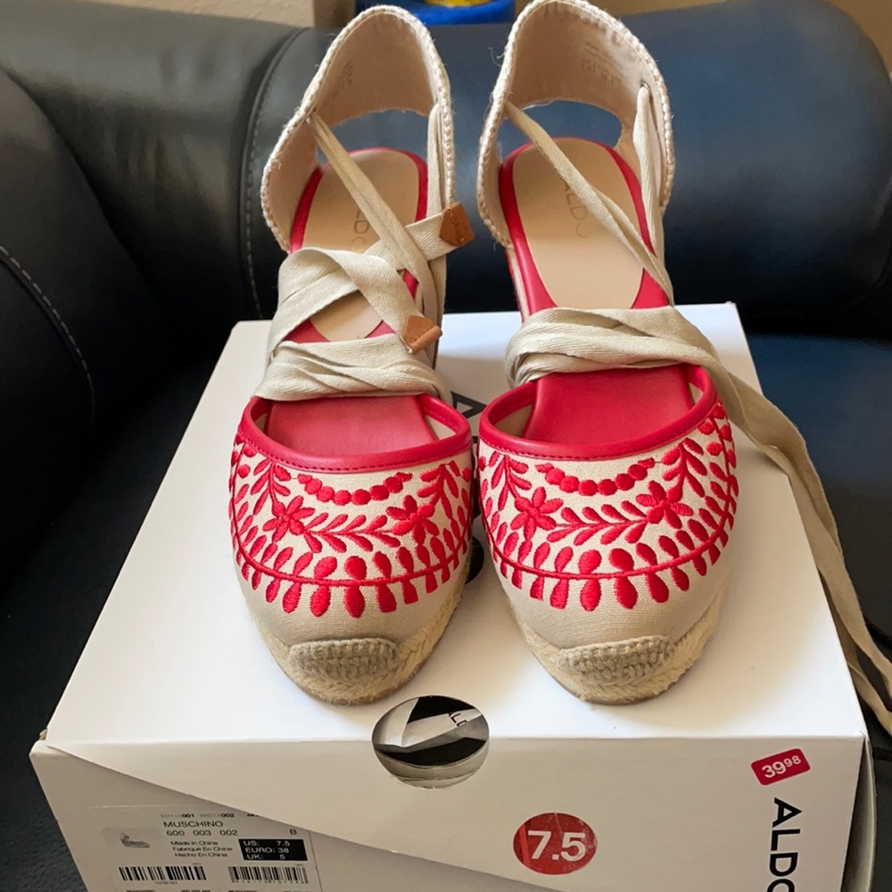 Aldo Wedge Espadrilles Red & Tan 7 1/2